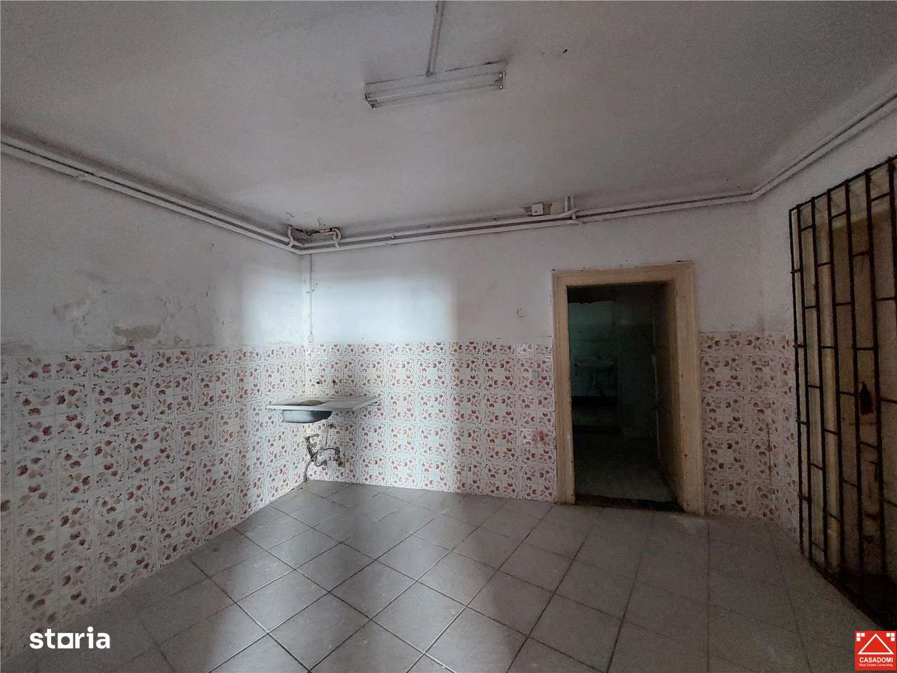 Casa cu spatiu comercial, zona Intim-14