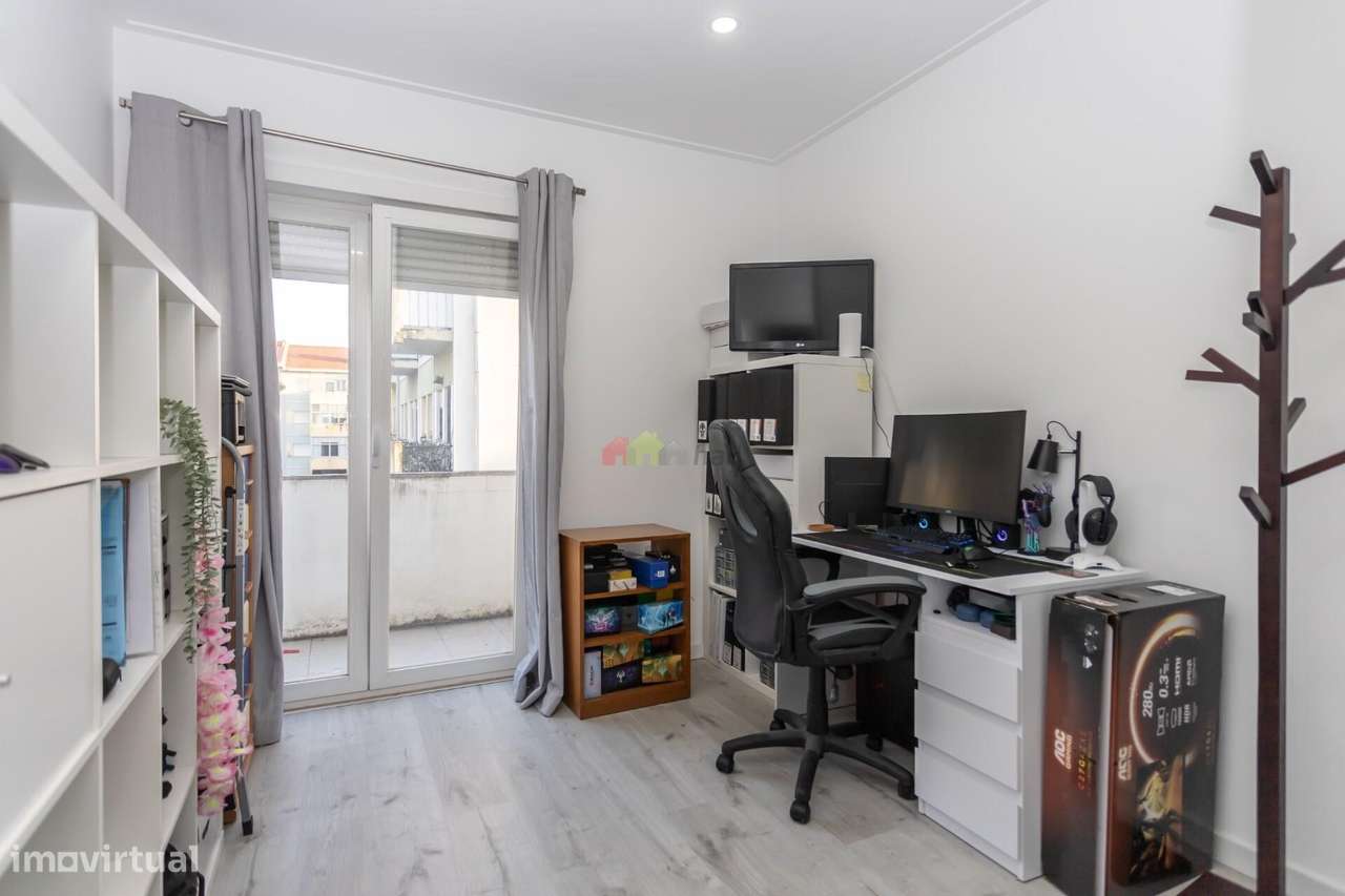 Apartamento T2 – 2º Andar | Lavradio, Barreiro-11