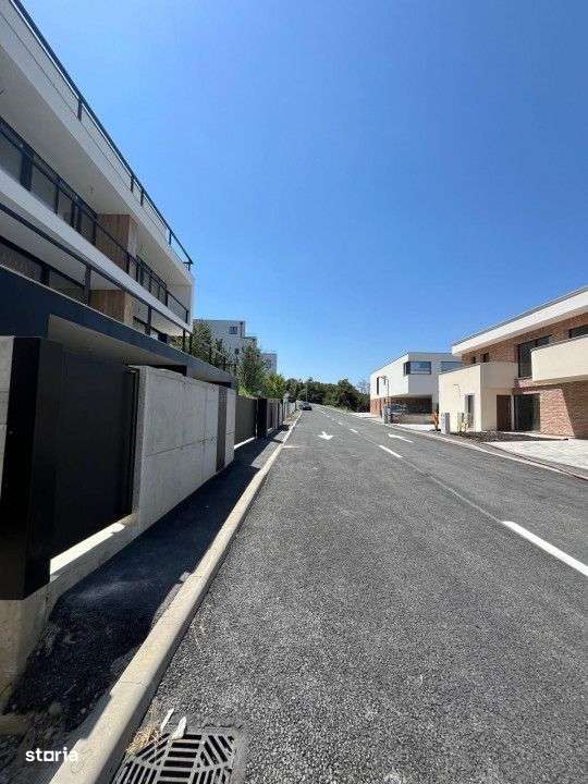 Casa tip duplex spatios 180mp, teren 225mp, view, zona Europa Cluj - Imagine principală: 4/5