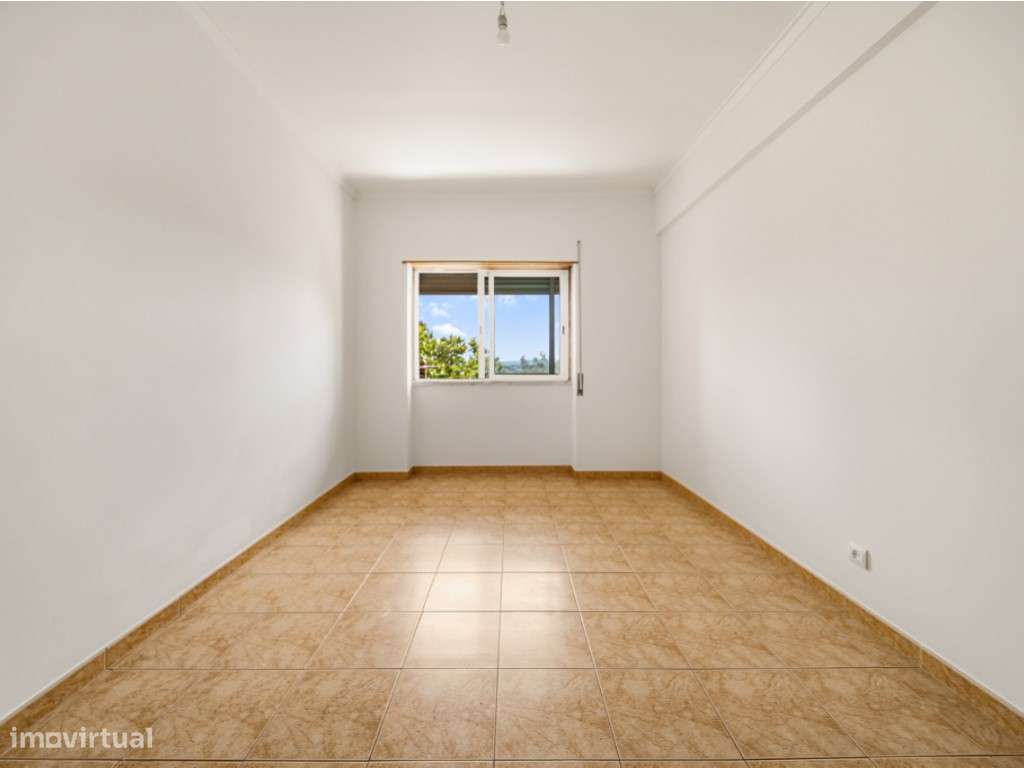 Apartamento T2 em Paio Pires-5