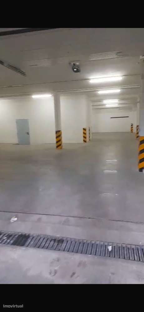 Armazém no centro de Barcelos-7