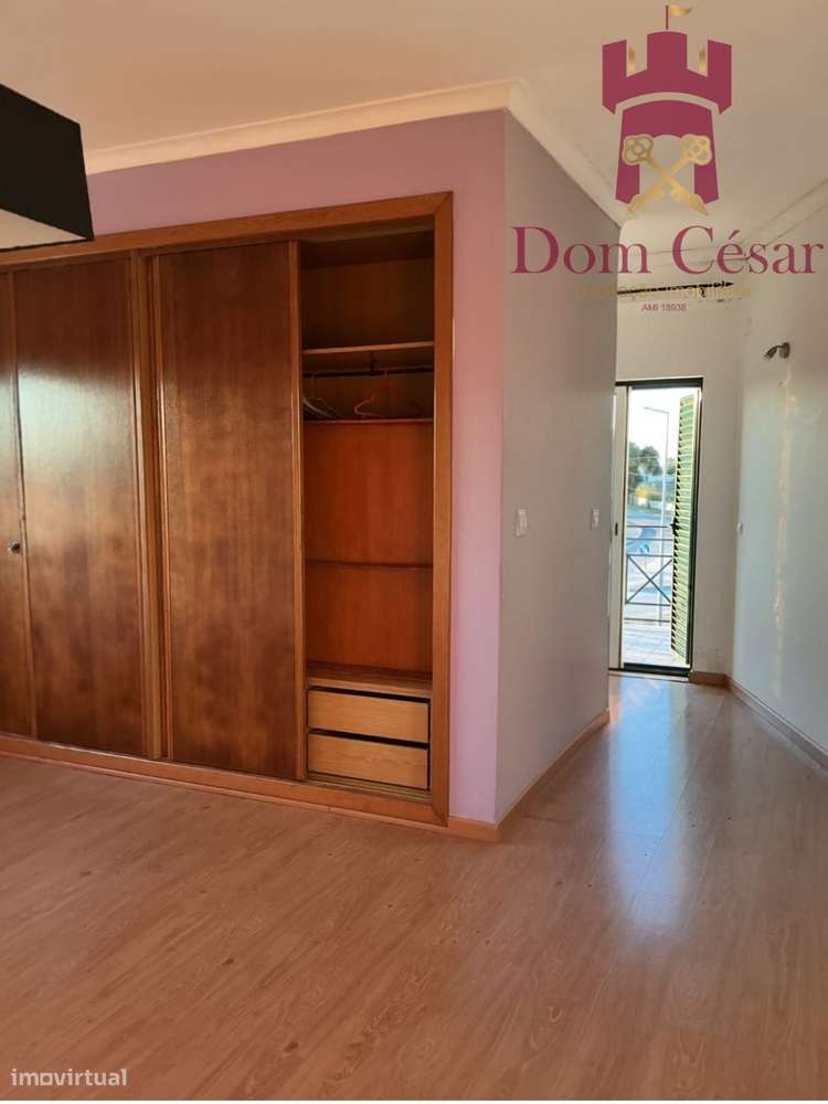 Moradia T4  R/C - 1º Andar em Foros de Salvaterra-19