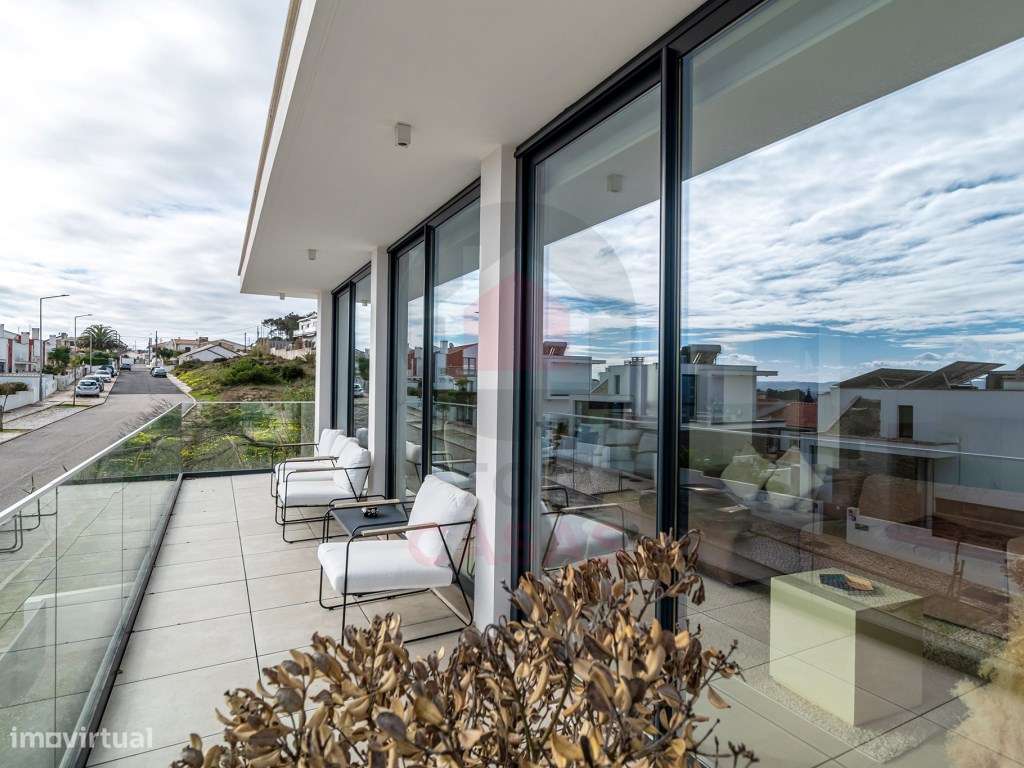 Moradia Contemporânea com Jardim e Piscina em Salir do Porto - Grande imagem: 4/36