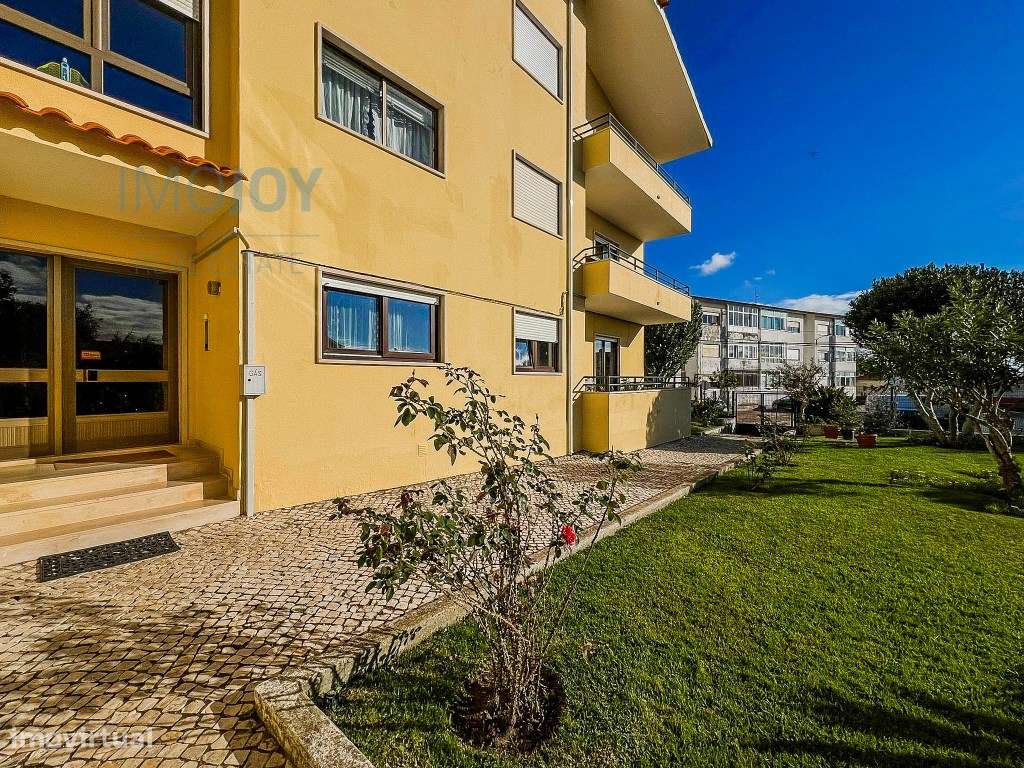 Simpático Apartamento T2 para Venda em Alvide-18