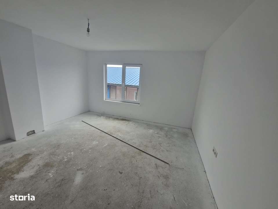 Casa individuala, decomandata, 10 camere, 210 mp., teren 15000mp., zon-10