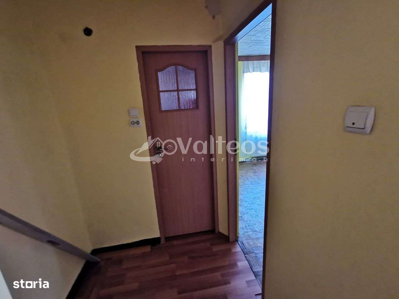 Reșița, apartament 4 camere (2X2), 120 mp, etaj 2, zona Universitate-14