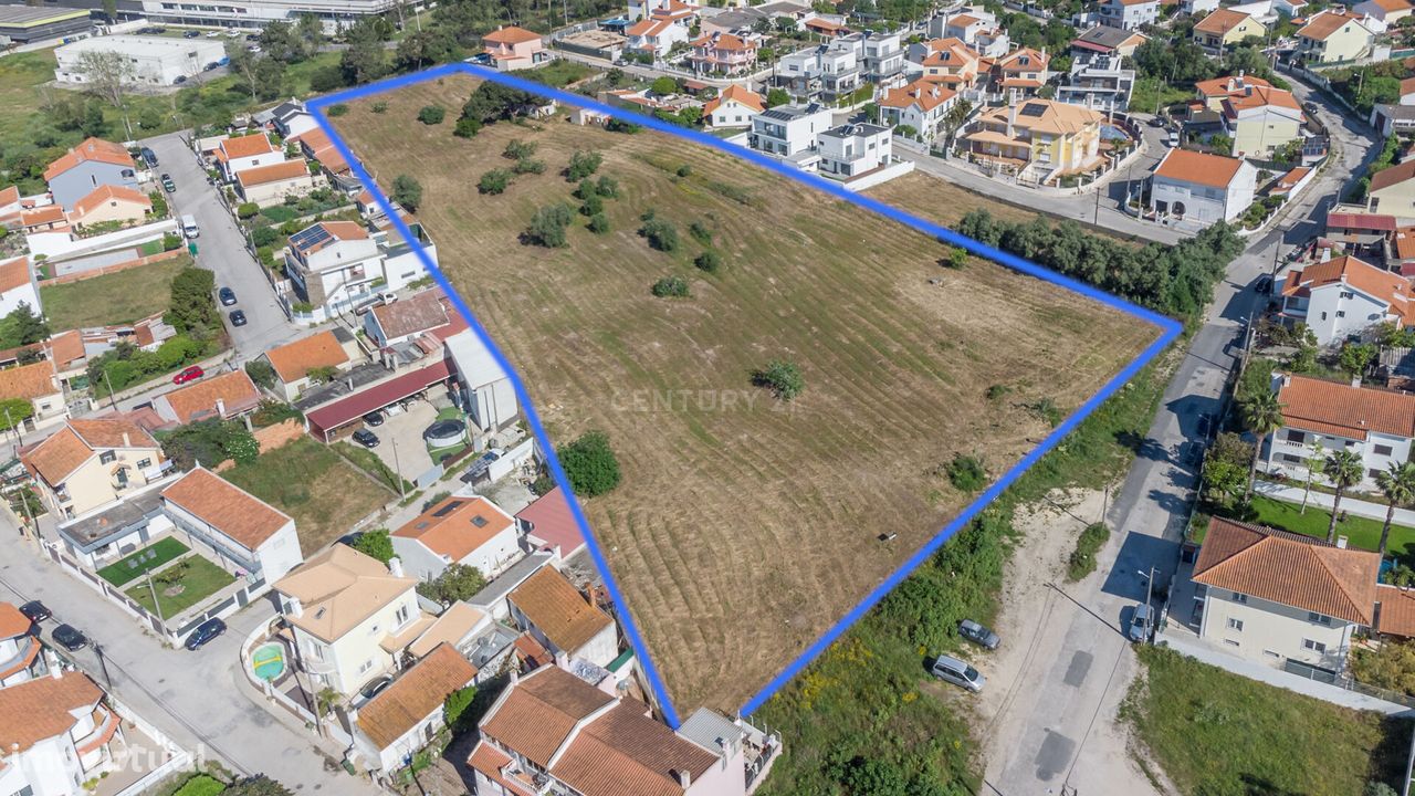 Terreno urbano com um Projecto Residencial na Sobreda