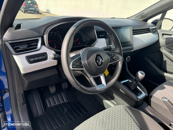 Renault Clio - 10