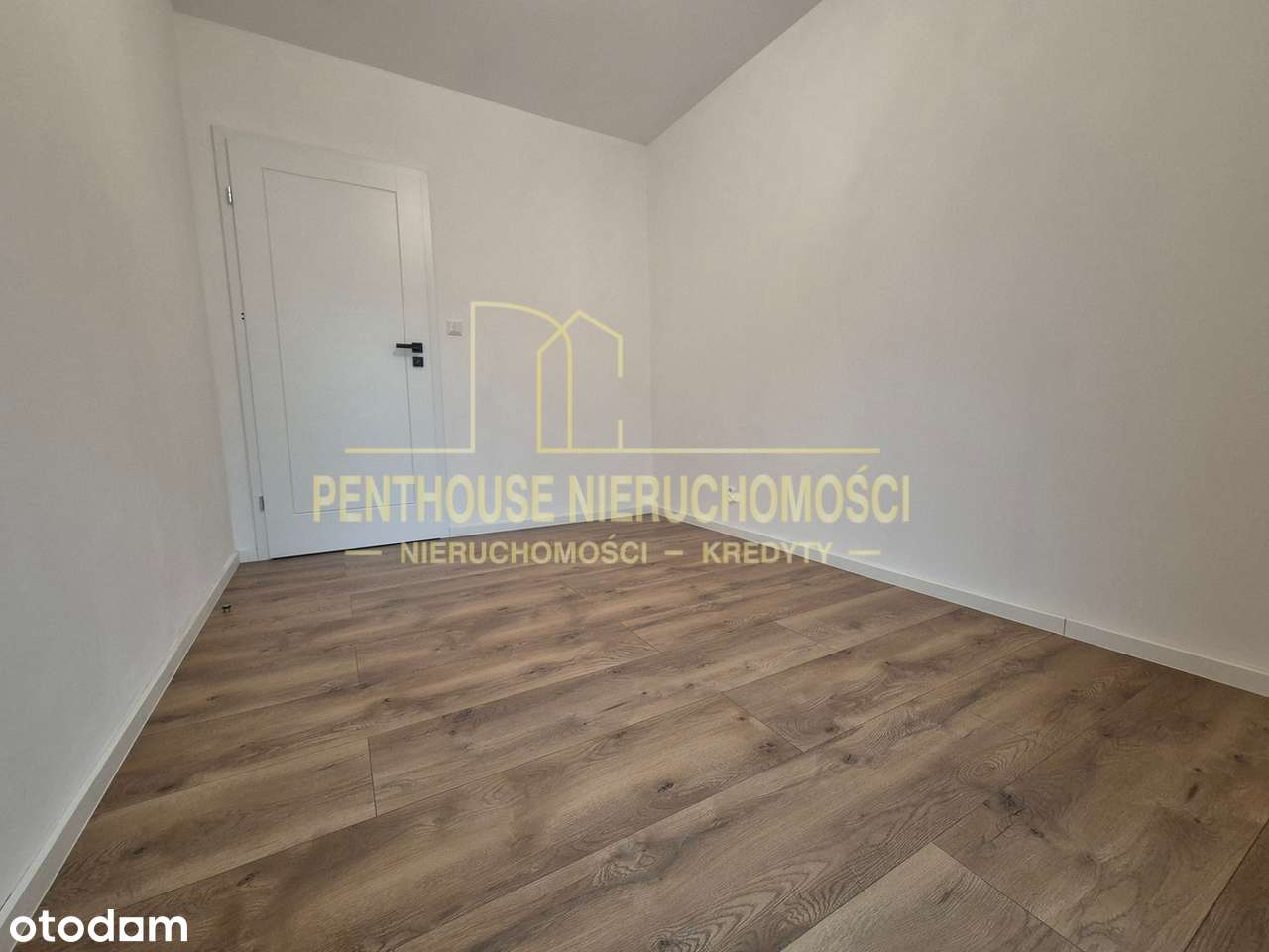 apartament z tarasem i dwoma miejscami parkingowymi-9