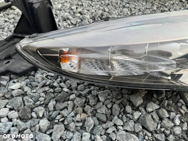 Lampa prawa Renault Megane III XENON - 3