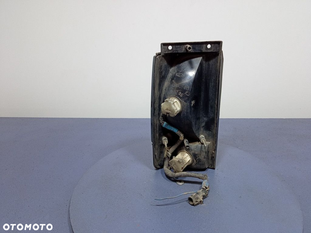 FORD EXPLORER I 90-94 LAMPA TYŁ PRAWA TYLNA F37B-13440-BB - 2