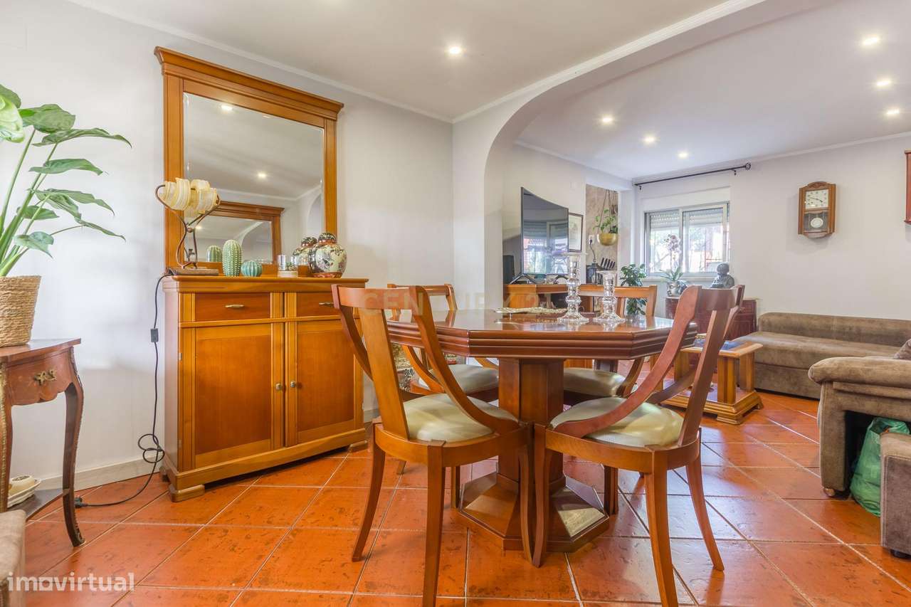 Moradia T2 com piscina e com Anexo T1 em Fernão Ferro, Seixal-7