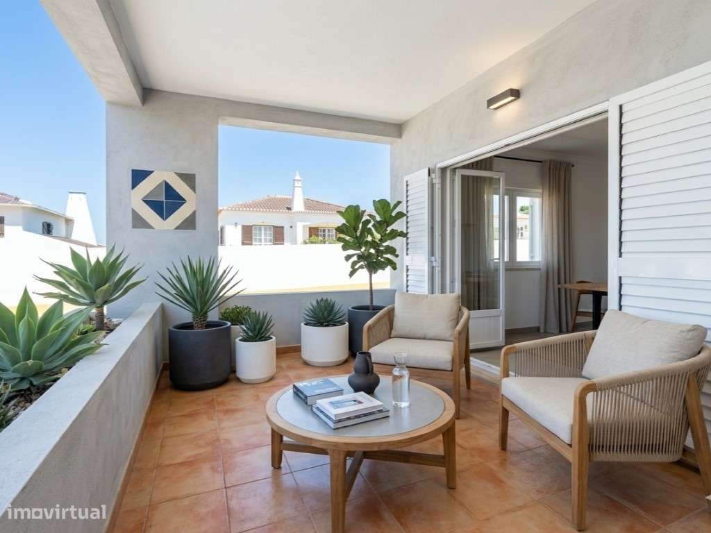 Moradia exclusiva com vista mar deslumbrante, piscina e localização...-5