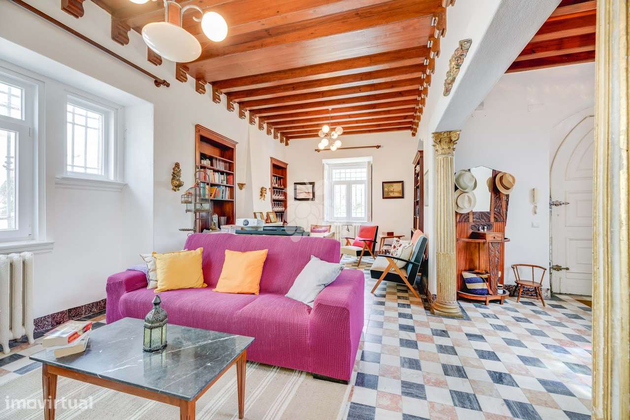 Moradia histórica T6  em Sintra com jardim, piscina e garagem-4