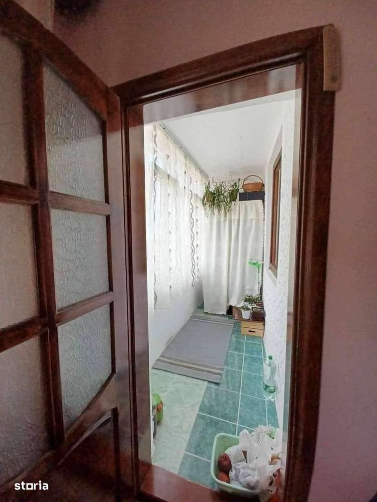 De vanzare apartament 4 camere, 45000 euro, etaj intermediar - Imagine principală: 3/7