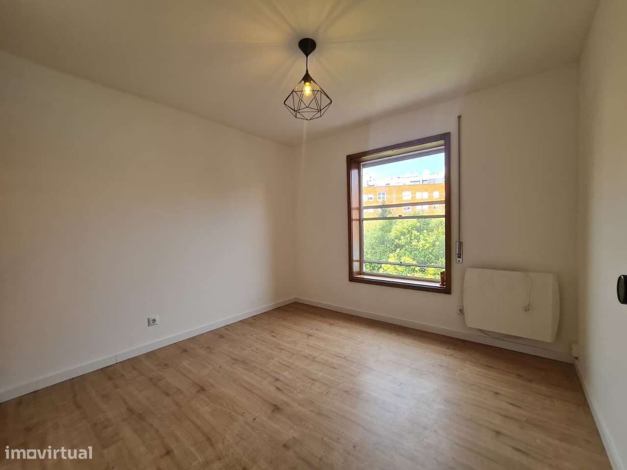 Apartamento T4 com suite e garagem  – em frente ao Metro Pedro Hispano-8