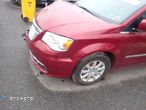 Chrysler Town & Country - 14