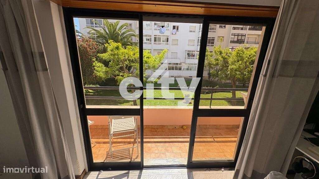 T1 Luminoso com Varanda e Vista Jardim | Zona Nobre da Parede – Cascai - Grande imagem: 3/30