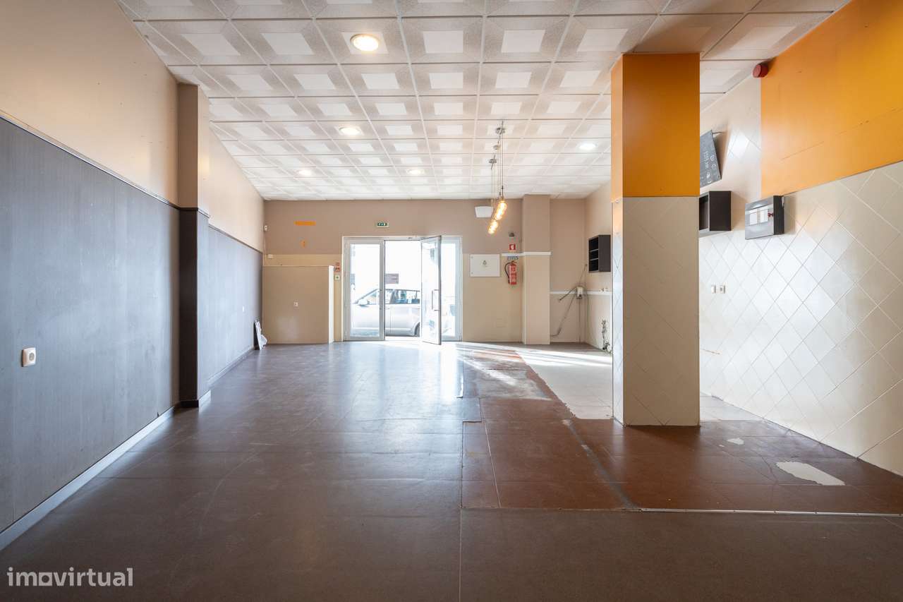 Loja na Ericeira com muito potencial - Grande imagem: 5/11