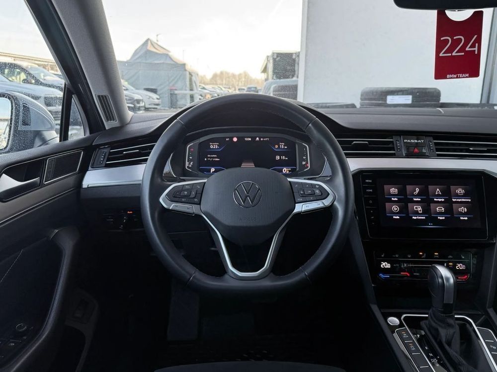 Volkswagen Passat-Variant 2.0 TDI Elegance DSG 2022 — zdjęcie 2