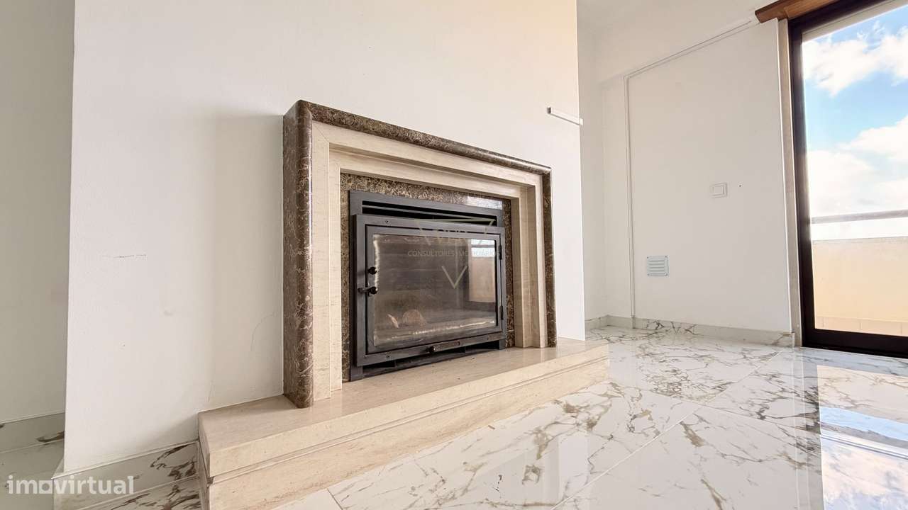 Oportunidade ÚNICA no Cacém! T3 (4 Assoalhadas) com arrecadação e poss - Grande imagem: 3/42