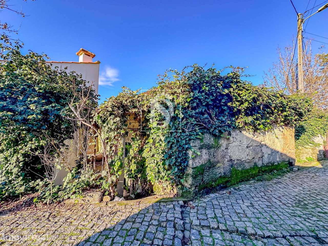 Moradia para Restauro com Terreno - Cepelos Amarante-16