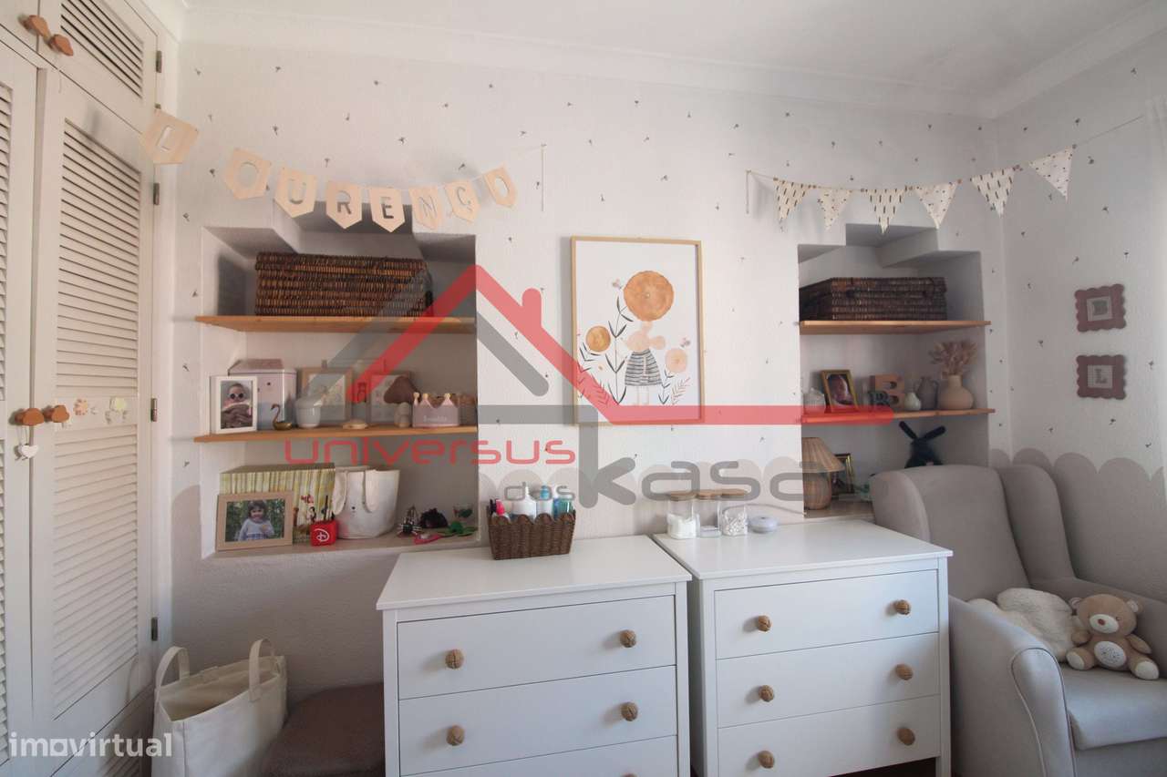 Moradia em Banda V4 com Jardim e Estacionamento na Quinta do Anjo-24