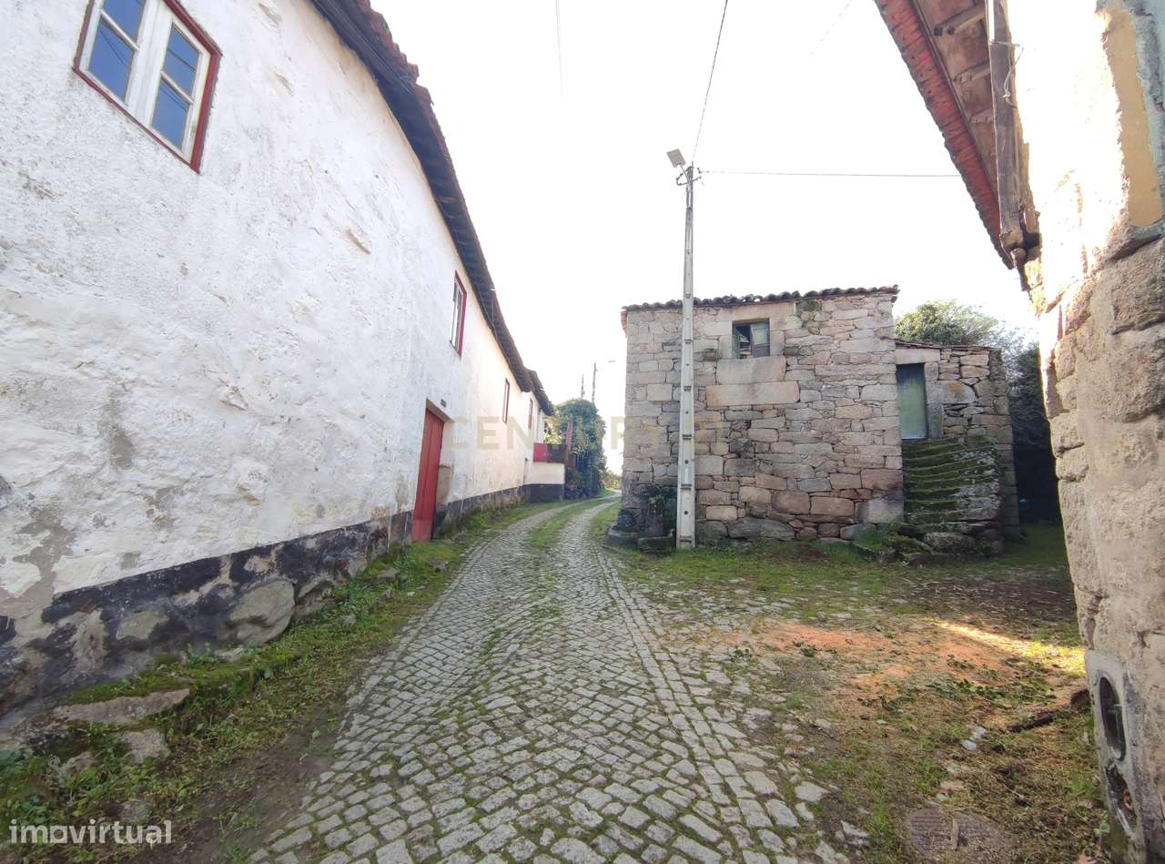 Moradia para recuperar a 5kms da cidade de Chaves-7