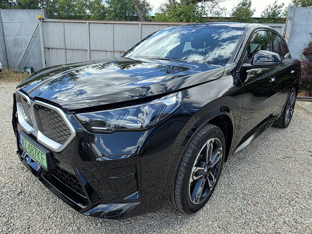 BMW iX2 eDrive20 66.5kWh M Sport 2025