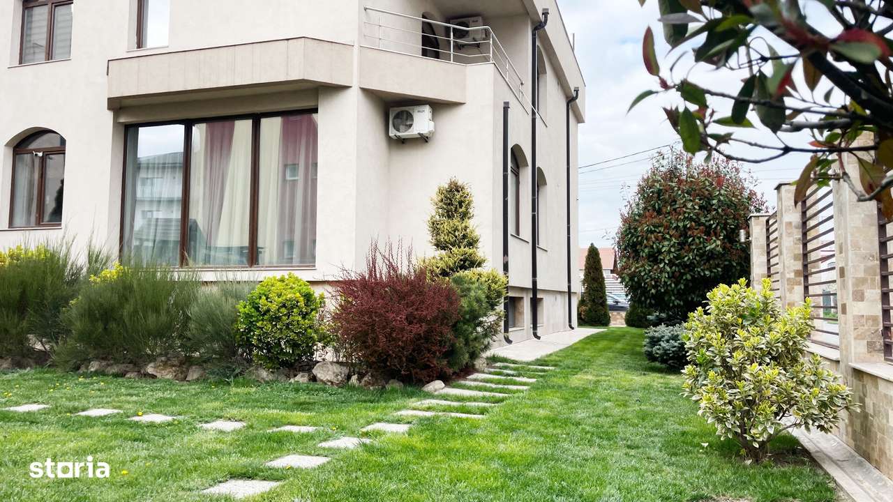 Vila turistica de vanzare in Mamaia Nord-0