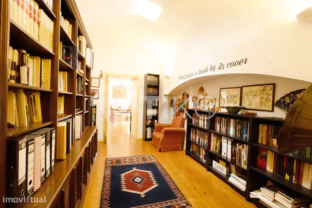 METADE DE PRÉDIO HISTÓRICO (DUPLEX) NA PRAÇA DO GIRALDO – ÉVORA, PATRI - Grande imagem: 2/45