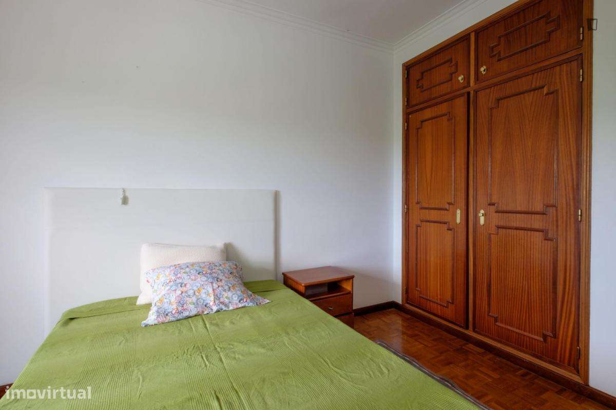 Quarto - localizado em Conchada Coimbra - Grande imagem: 2/8