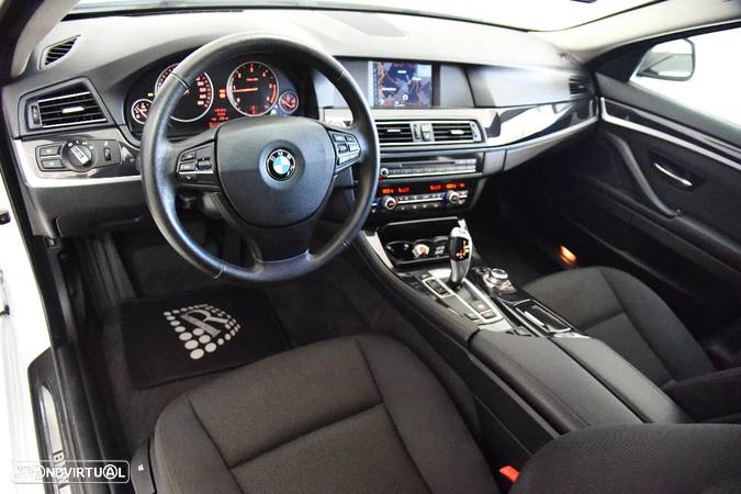 BMW 525 d Exclusive Auto - 12