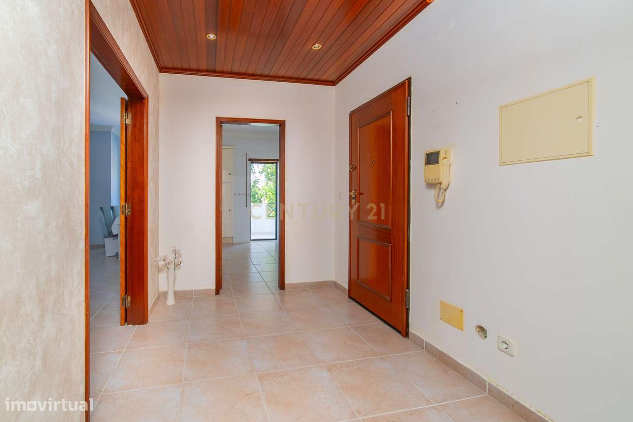 Apartamento T3 em Alcochete com garagem e arrecadação - Oportunidade Ú-9