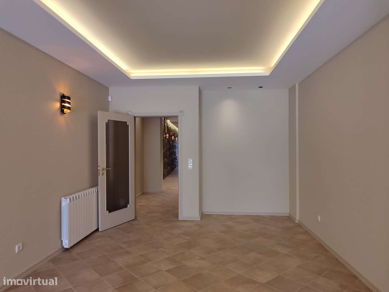 Excelente Moradia  2 frentes + Garagem + Terraço c/ Barbecue + Jardim-9