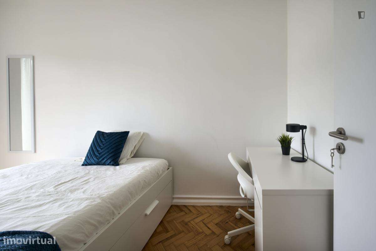 Quarto - localizado em Entrecampos Lisbon - Grande imagem: 5/53