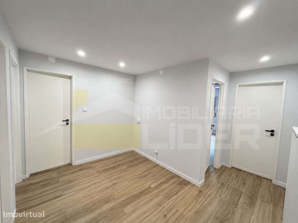 Apartamento T2 em Olival Basto Odivelas.-7