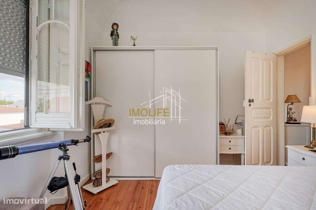 Excelente Moradia com dois pisos no centro do Vimieiro-17