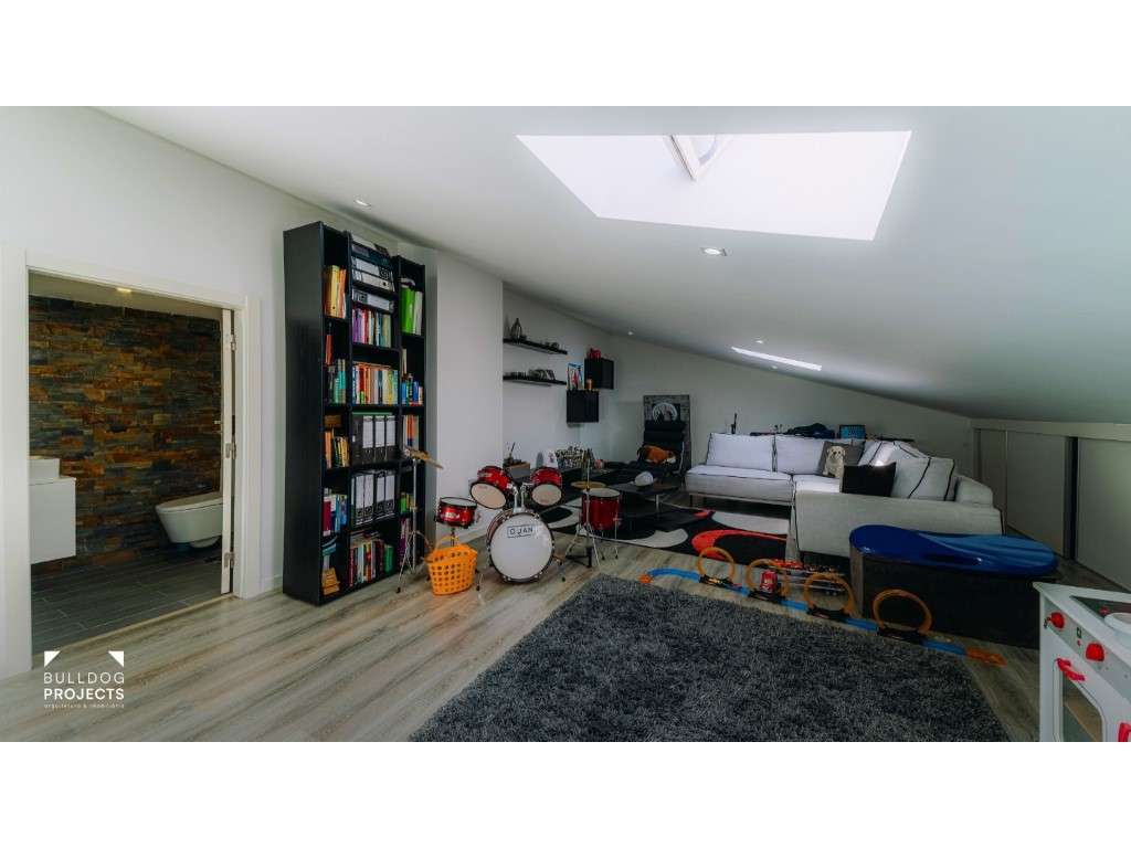Moradia Isolada T4 Triplex Venda Coimbra-55