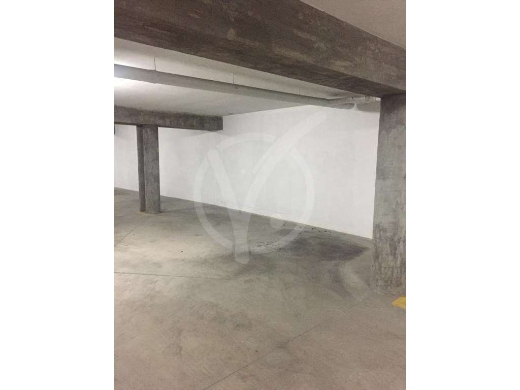 Lugar de garagem para arrendamento - Centro da Póvoa de Varzim - Grande imagem: 2/4
