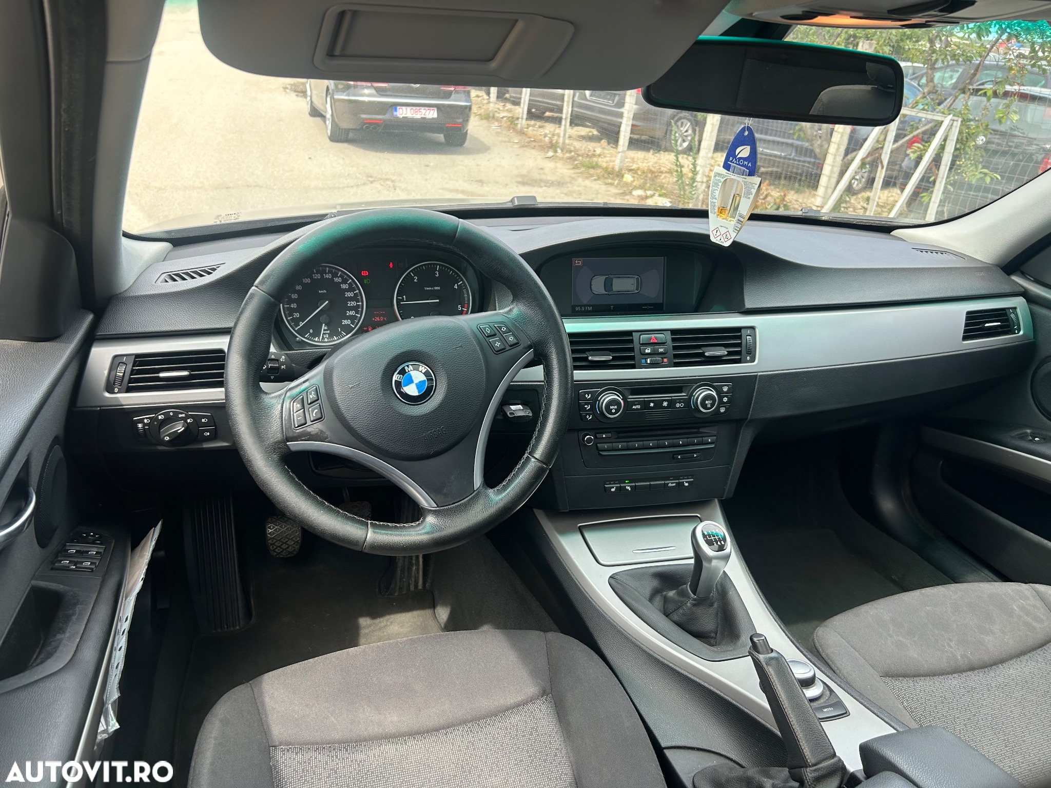 BMW Seria 3 318d Touring - 3