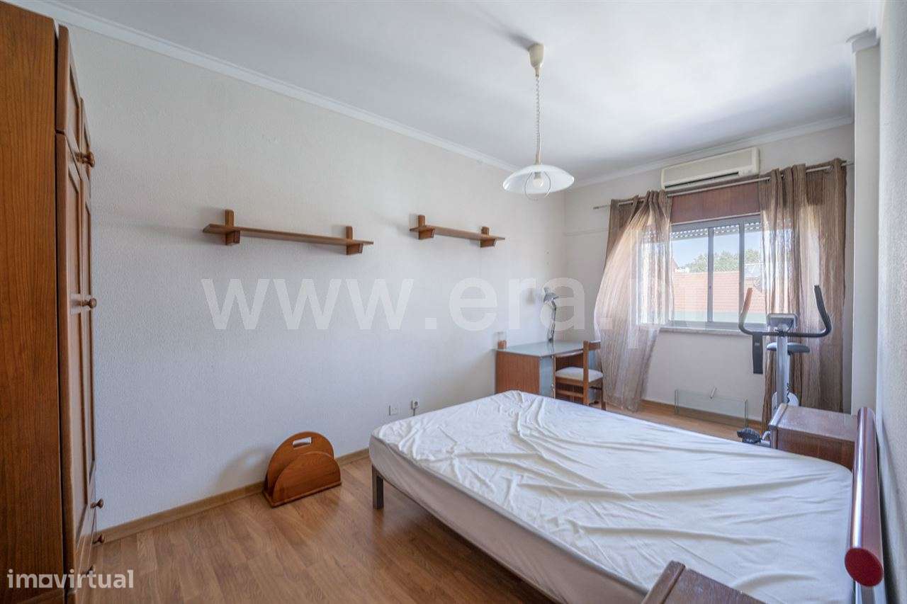 Apartamento T2; Cruz de Pau-11
