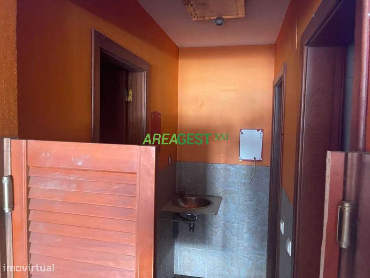 Loja para venda com rendimento na Costa da Caparica, Almada - Grande imagem: 3/4