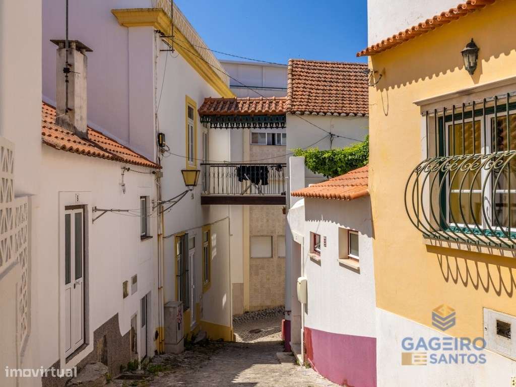 Apartamento Único com Charme Histórico e Conforto Moderno a Passos ...-47