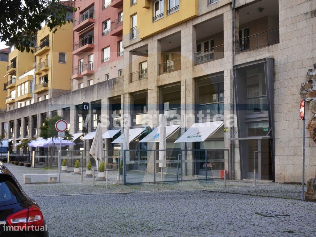 Espaço Comercial / 1ª Linha Rio Douro - Grande imagem: 1/12