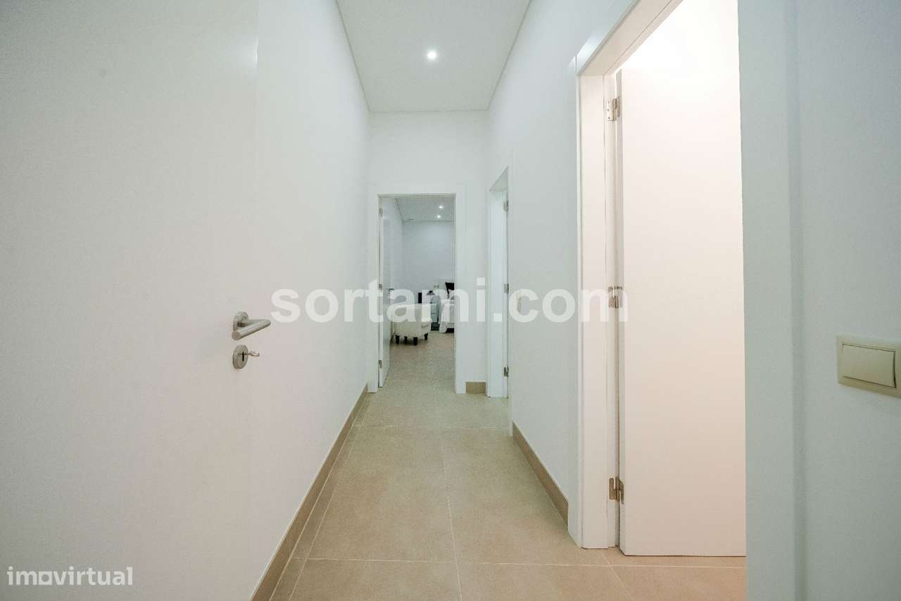 Moradia em Banda T2+1 Venda em Quarteira,Loulé-37