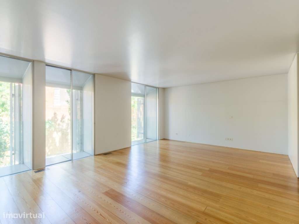 T1+1 em prédio com assinatura do Arquitecto Aires Mateus junto ao Rio - Grande imagem: 3/46