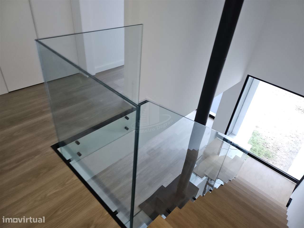 Moradia de gaveto em Santa Lucrécia-16