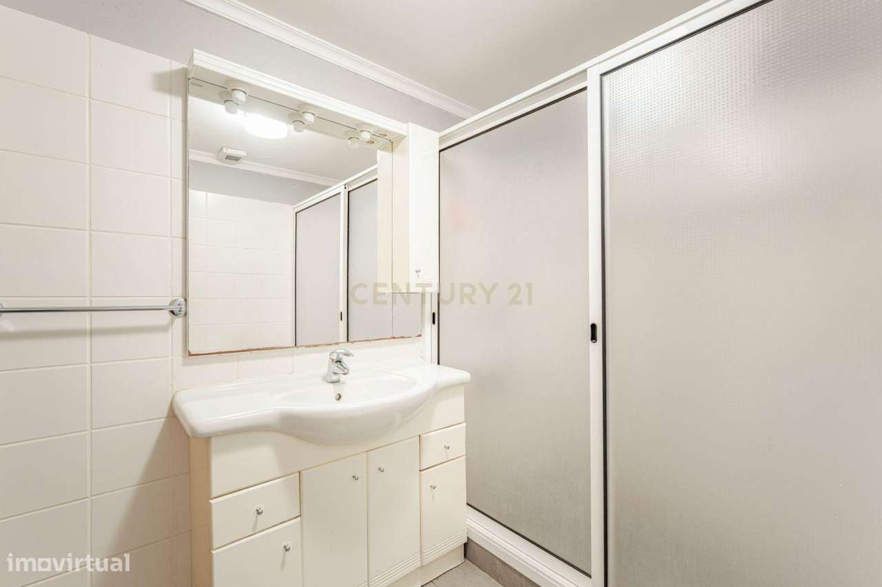 Apartamento T2 com vista mar-Atalaia, Caniço-19