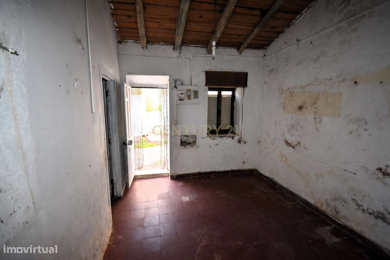 Moradia térrea para renovar com vista para o Castelo de Silves - Grande imagem: 3/19